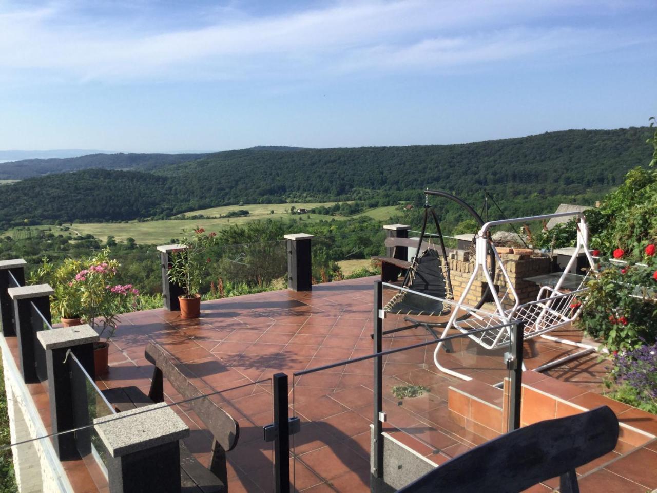 Borospince Vendégház Pécsely Exteriér fotografie
