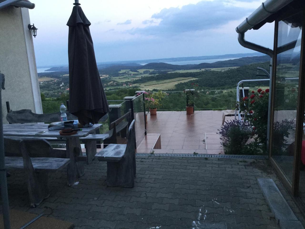 Borospince Vendégház Pécsely Exteriér fotografie